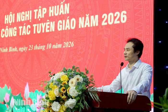 Đồng chí Nguyễn Toàn Thắng, Tỉnh ủy viên, Phó Trưởng Ban Tuyên giáo Tỉnh ủy phát biểu khai mạc hội nghị.