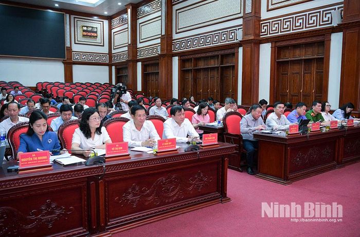 Các đại biểu dự hội nghị.