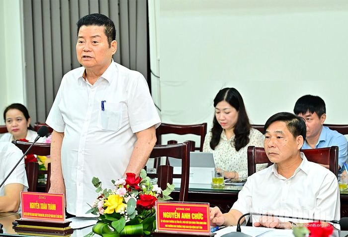 Ông Nguyễn Xuân Thành, Chủ tịch Hiệp hội Doanh nghiệp tỉnh, Chủ tịch Tập đoàn kinh tế Xuân Thành phát biểu ý kiến tại Hội nghị.