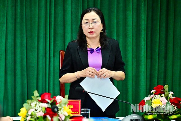 Đồng chí Đinh Thị Lụa, Phó Bí thư Tỉnh ủy, Chủ tịch Ủy ban MTTQ Việt Nam tỉnh, Trưởng Ban vận động Quỹ “An sinh xã hội” tỉnh phát biểu kết luận Hội nghị.