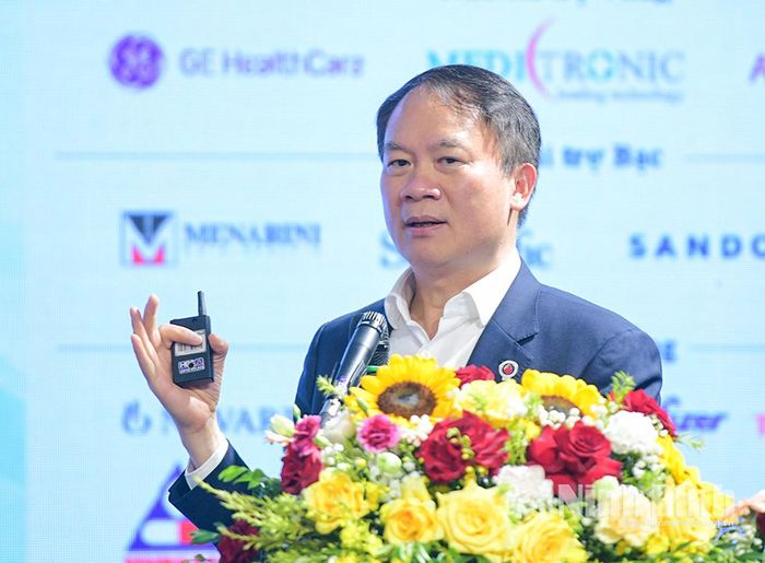 GS.TS Phạm Mạnh Hùng, Viện trưởng Viện Tim mạch, Bệnh viện 198, Bộ Công an, Chủ tịch Hội Tim mạch Việt Nam phát biểu tại hội nghị