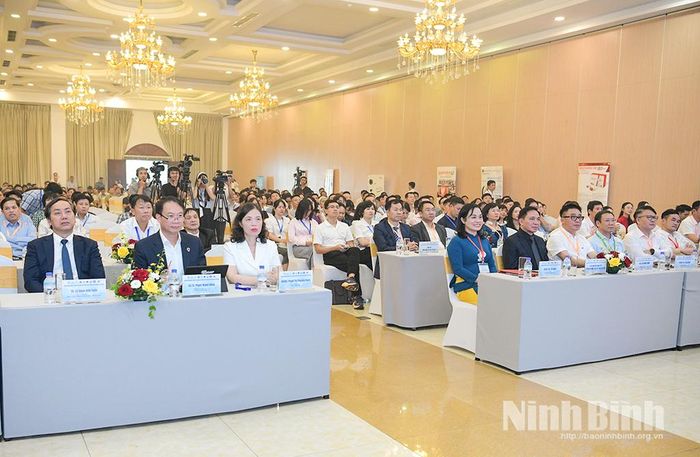 Đại biểu dự hội nghị.