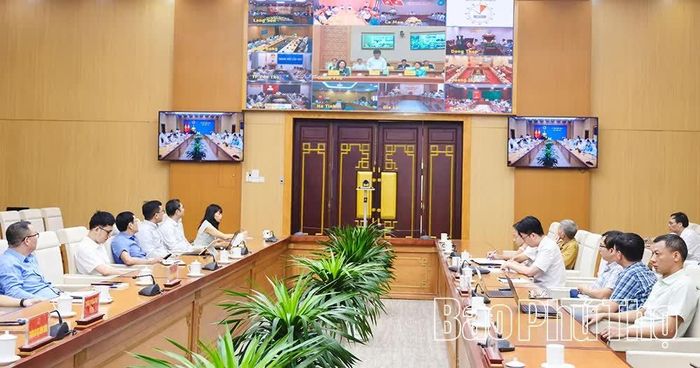 Hội nghị được kết nối từ điểm cầu Văn phòng Chính phủ tới các tỉnh, thành phố trong cả nước.