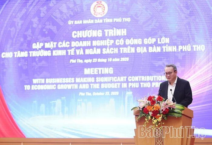 Đại diện Công ty TNHH Compal (Việt Nam) trao đổi một số định hướng phát triển của doanh nghiệp trong thời gian tới.