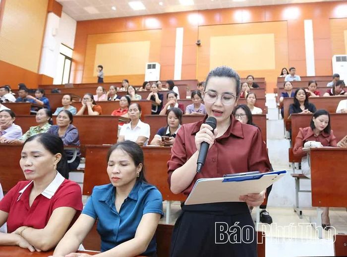 Các đại biểu phát biểu ý kiến tại diễn đàn.