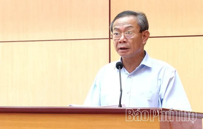 Đồng chí Đinh Công Thực - Ủy viên Ban Thường vụ Tỉnh ủy, Phó Chủ tịch Thường trực Ủy ban MTTQ tỉnh phát biểu tại diễn đàn.