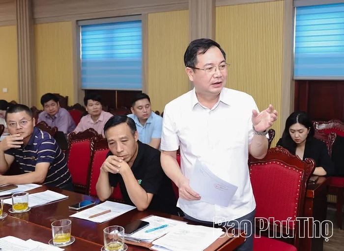 Lãnh đạo Báo và phát thanh, truyền hình Phú Thọ trao đổi, thống nhất về kế hoạch triển khai chương trình.