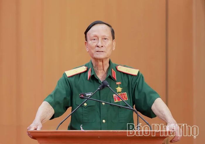 Đại biểu tham gia thảo luận, làm rõ ý nghĩa, bài học lịch sử của Chiến thắng Sông Lô.