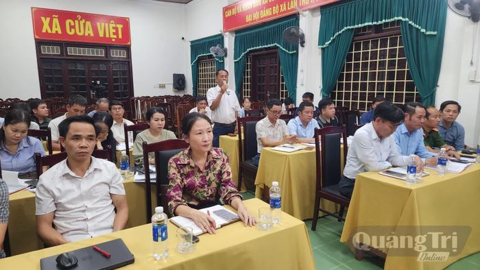 Các hộ dân phát biểu bày tỏ tâm tư, nguyện vọng tại buổi đối thoại - Ảnh: Tạ Hưng
