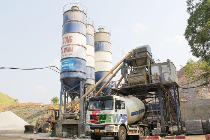 Công ty TNHH Sản xuất vật liệu và xây dựng Hùng An Mai sản xuất bê tông thương phẩm.