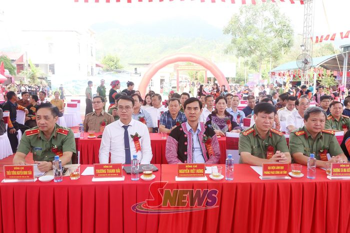 Các đại biểu dự khai mạc ngày hội