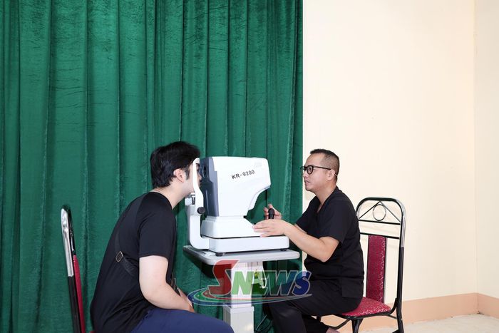 Khám sơ tuyển sức khỏe nghĩa vụ quân sự cho công dân phường Tô Hiệu.