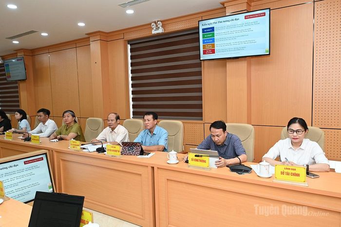 Các đại biểu dự tại điểm cầu Tuyên Quang.