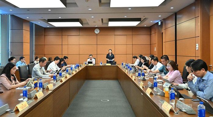 Toàn cảnh phiên thảo luận tổ sáng ngày 23-10.