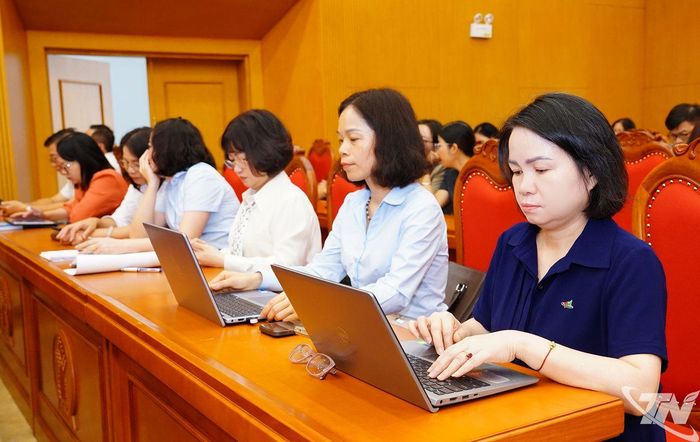 Đại biểu dự Hội nghị.
