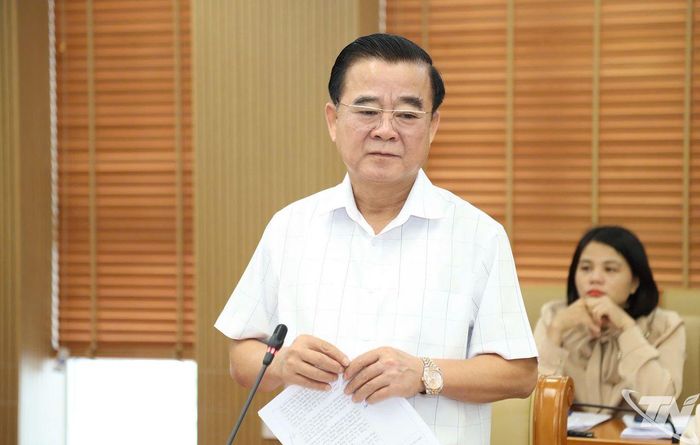Đồng chí Đỗ Đức Công, Ủy viên Ban Thường vụ Tỉnh ủy, Phó Chủ tịch Thường trực HĐND tỉnh, phát biểu tại Hội nghị.