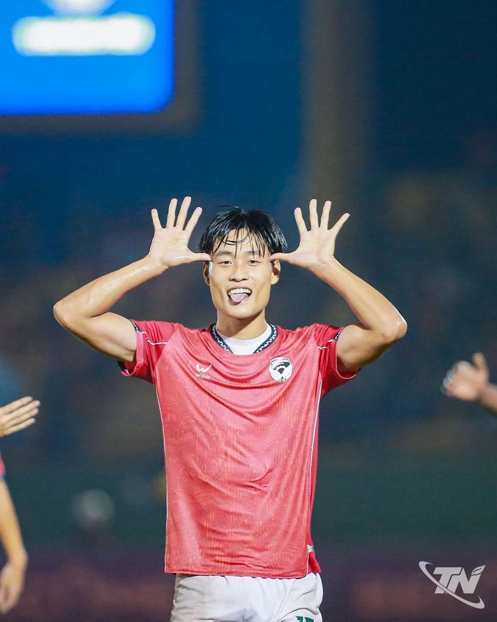 Đình Thịnh lập công phút 85, giúp FC Thái Nguyên lội ngược dòng thắng đội chủ nhà Becamex TP. Hồ Chí Minh 3-2 trên sân Bình Dương.
