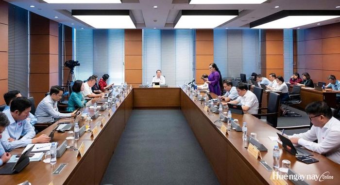 Toàn cảnh phiên thảo luận. Ảnh: Đoàn ĐBQH thành phố cung cấp