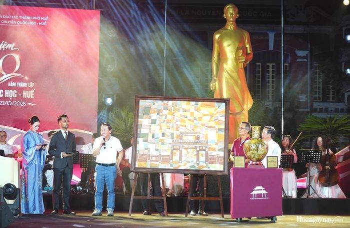  Đấu giá gây quỹ tôn tạo cảnh quan trường