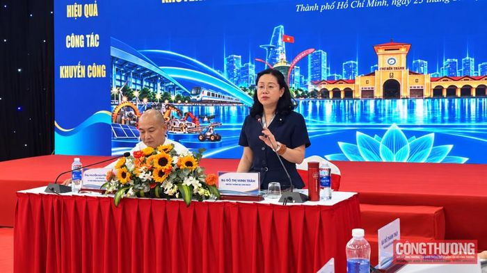 Bà Đỗ Thị Minh Trâm - Phó Cục trưởng Cục Công nghiệp và Ông Nguyễn Nguyên Phương - Phó Giám đốc Sở Công Thương TP. Hồ Chí Minh chủ trì Hội nghị