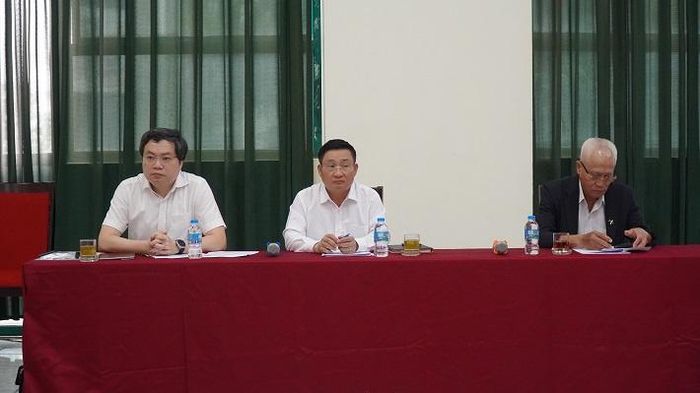Các đại biểu chủ trì Hội thảo “Xây dựng Chiến lược phát triển ngành cơ khí Việt Nam đến năm 2035, tầm nhìn đến năm 2045”
