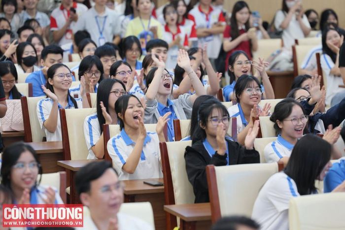 Sinh viên Trường Đại học Kinh tế - Kỹ thuật Công nghiệp (UNETI) hào hứng hưởng ứng Cuộc thi “Tìm hiểu pháp luật về sử dụng năng lượng tiết kiệm và hiệu quả” năm 2026.