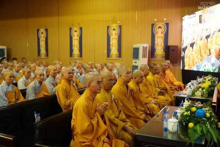 Chư tôn đức tham dự