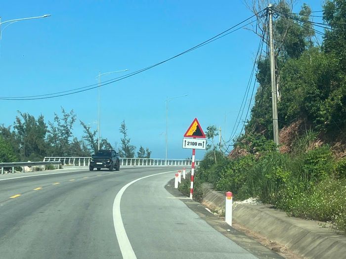 Ban QLDA Công trình Giao thông tỉnh Nghệ An sẽ phối hợp với ngành nông nghiệp để có giải pháp xử lý sạt lở trên đoạn tuyến này.