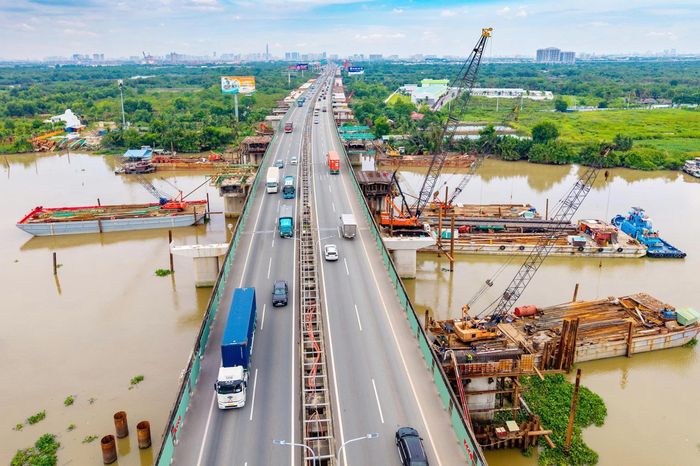 Dự án mở rộng đoạn cao tốc TP.HCM - Long Thành đang được đẩy nhanh thi công.