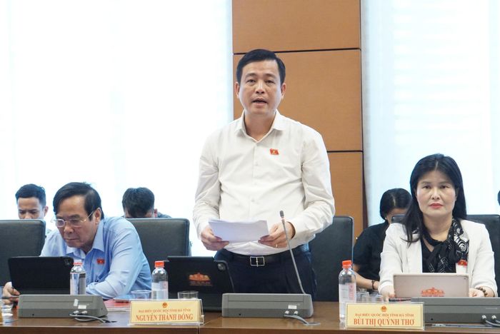 ĐBQH Nguyễn Thành Đồng (Đoàn Hà Tĩnh) phát biểu. Ảnh: Văn Duẩn.