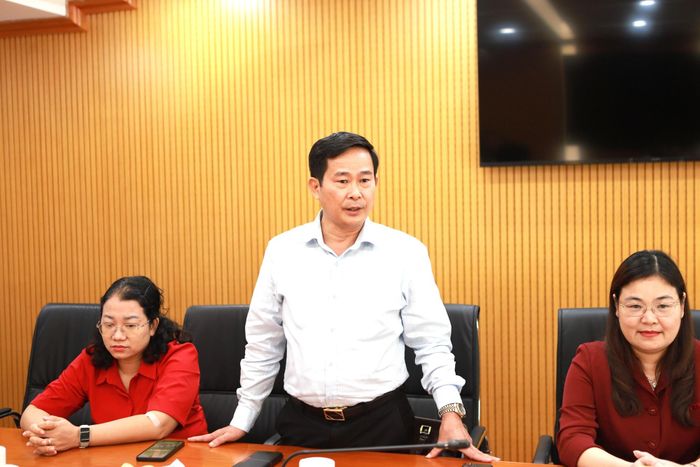 Ông Phạm Duy Bảy, Hiệu trưởng Trường Cao đẳng nghề LILAMA 1 phát biểu tại lễ ký kết.