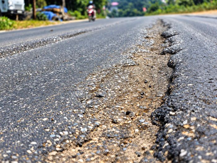 Đây là tuyến đường huyết mạch trên tuyến quốc lộ 2D mật độ phương tiện lớn, phương án đảm bảo an toàn giao thông trong quá trình nâng cấp sửa chữa được chính quyền phường Văn Phú, tỉnh Lào Cai chú trọng.