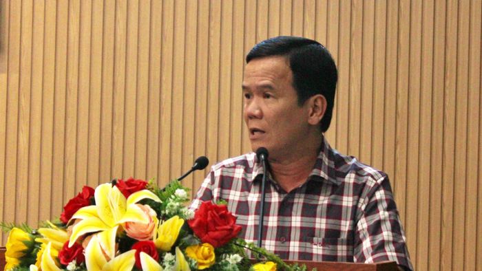 Ông Trần Quốc Thống, Phó giám đốc Sở Xây dựng tỉnh Cà Mau phát biểu tham luận tại hội thảo.
