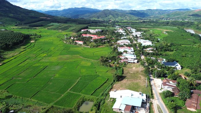 Dự án được đầu tư nhằm hoàn thiện mạng lưới giao thông khu vực biên giới. (Ảnh: Lê Danh).