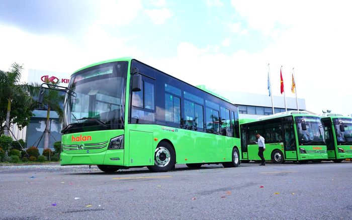 Cùng với phát triển xe buýt điện việc đầu tư hạ tầng bến bãi, trạm sạc cần được quan tâm để phát huy hiệu quả hoạt động.