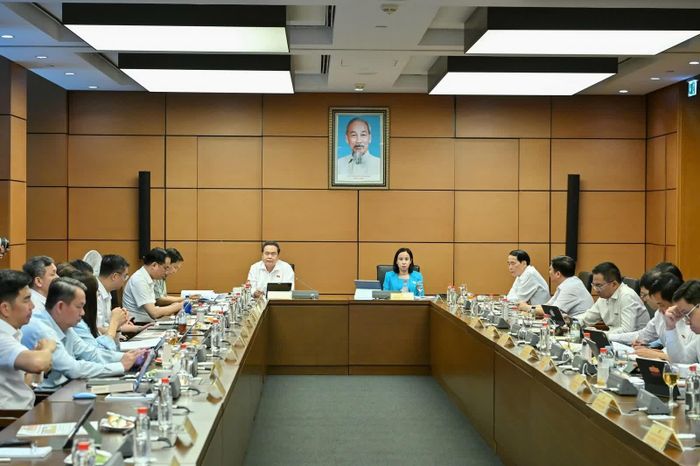 Các đại biểu phát biểu tại tổ 2 (đoàn TP. Hồ Chí Minh). Ảnh: Quochoi.vn