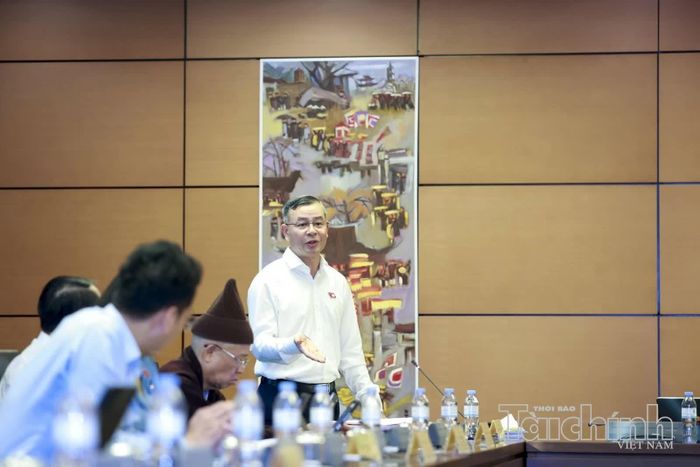 Bộ trưởng Bộ Tài chính Ngô Văn Tuấn phát biểu tại tổ. Ảnh: Đức Thanh