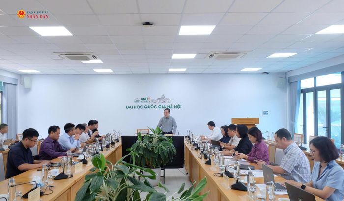 Đoàn khảo sát của Ủy ban Văn hóa và Giáo dục làm việc với Đại học Quốc gia Hà Nội về thực hiện chính sách, pháp luật trong lĩnh vực công nghiệp văn hóa. Ảnh: Ngọc Phương