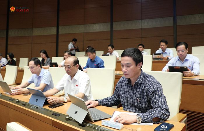 Các đại biểu tham dự phiên họp. Ảnh: Khánh Duy