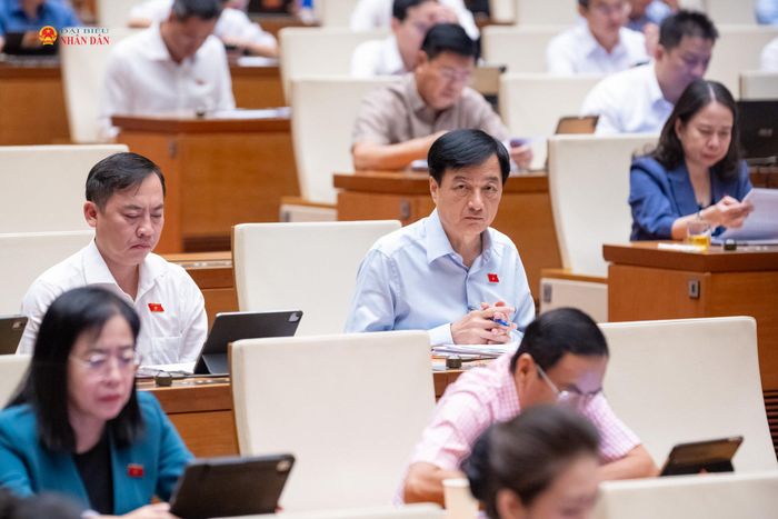 Các đại biểu tham dự phiên họp. Ảnh: Phạm Thắng