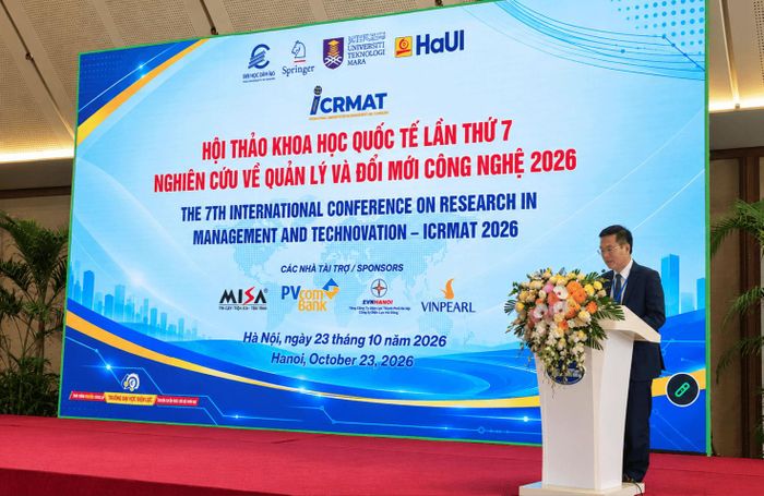 PGS. TS Nguyễn Lê Cường - Phó hiệu trưởng Trường Đại học Điện lực phát biểu. Ảnh: Thanh Bình