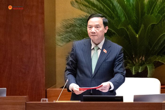 Phó Chủ tịch Quốc hội Nguyễn Khắc Định điều hành nội dung phiên họp. Ảnh: Phạm Thắng
