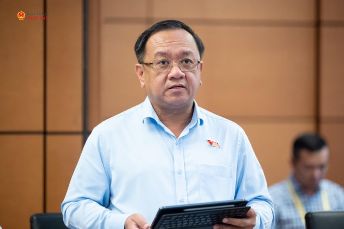 ĐBQH Nguyễn Thành Trung (TP. Hồ Chí Minh) phát biểu thảo luận tại Tổ 2