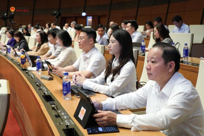 Các đại biểu tham dự phiên họp. Ảnh: Khánh Duy