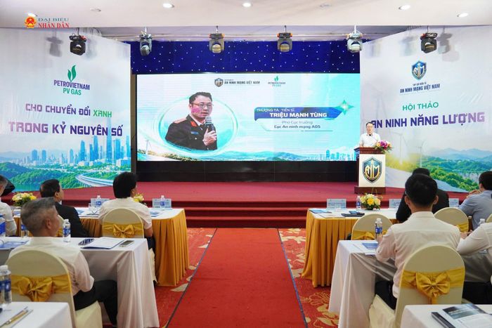 Toàn cảnh sự kiện.