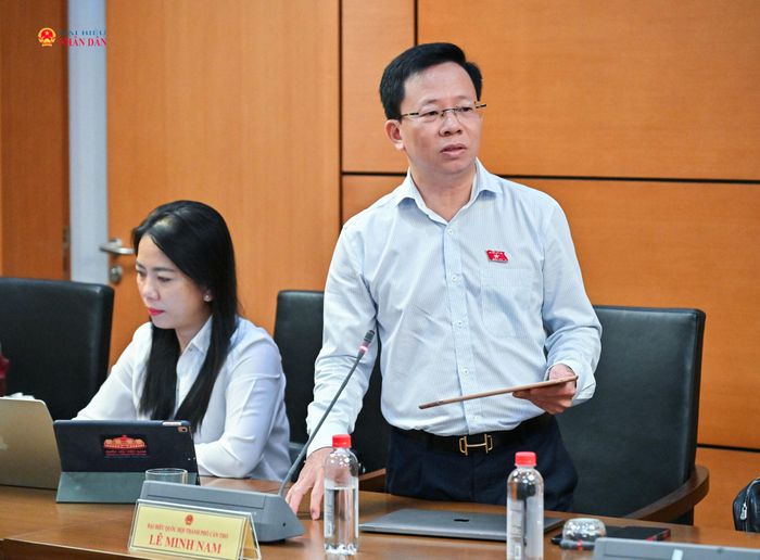 ĐBQH Lê Minh Nam (TP. Cần Thơ) phát biểu. Ảnh: Quang Khánh