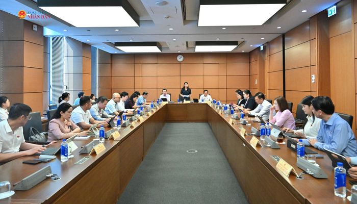Toàn cảnh phiên thảo luận ở Tổ 14 chiều 23/10