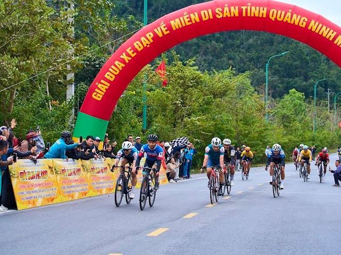 Một số hình ảnh ấn tượng tại Giải đua xe đạp “Về miền Di sản” mùa 2025
