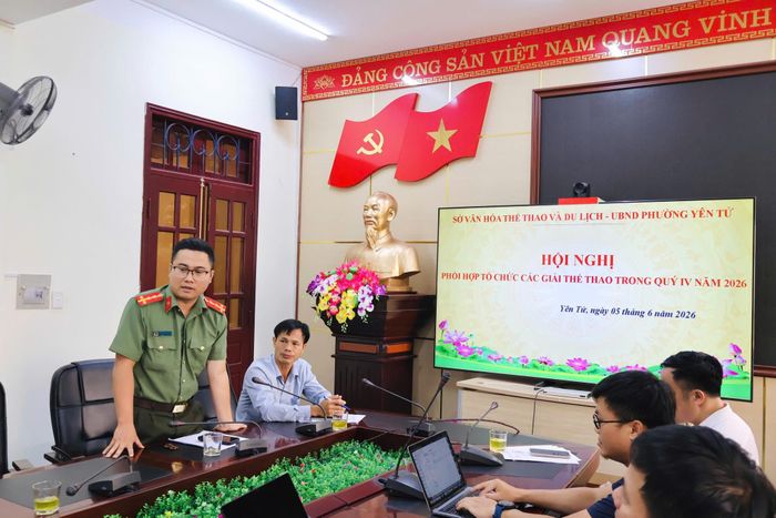 Đại diện Công an phường Yên Tử phát biểu tại buổi làm việc