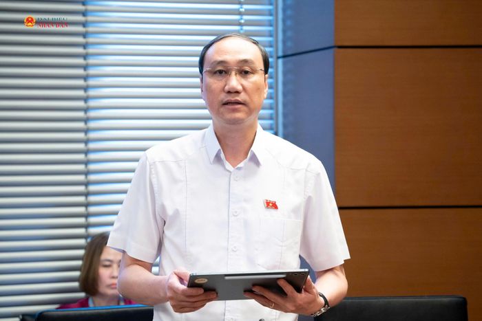 ĐBQH Phùng Khánh Tài (Khánh Hòa) phát biểu